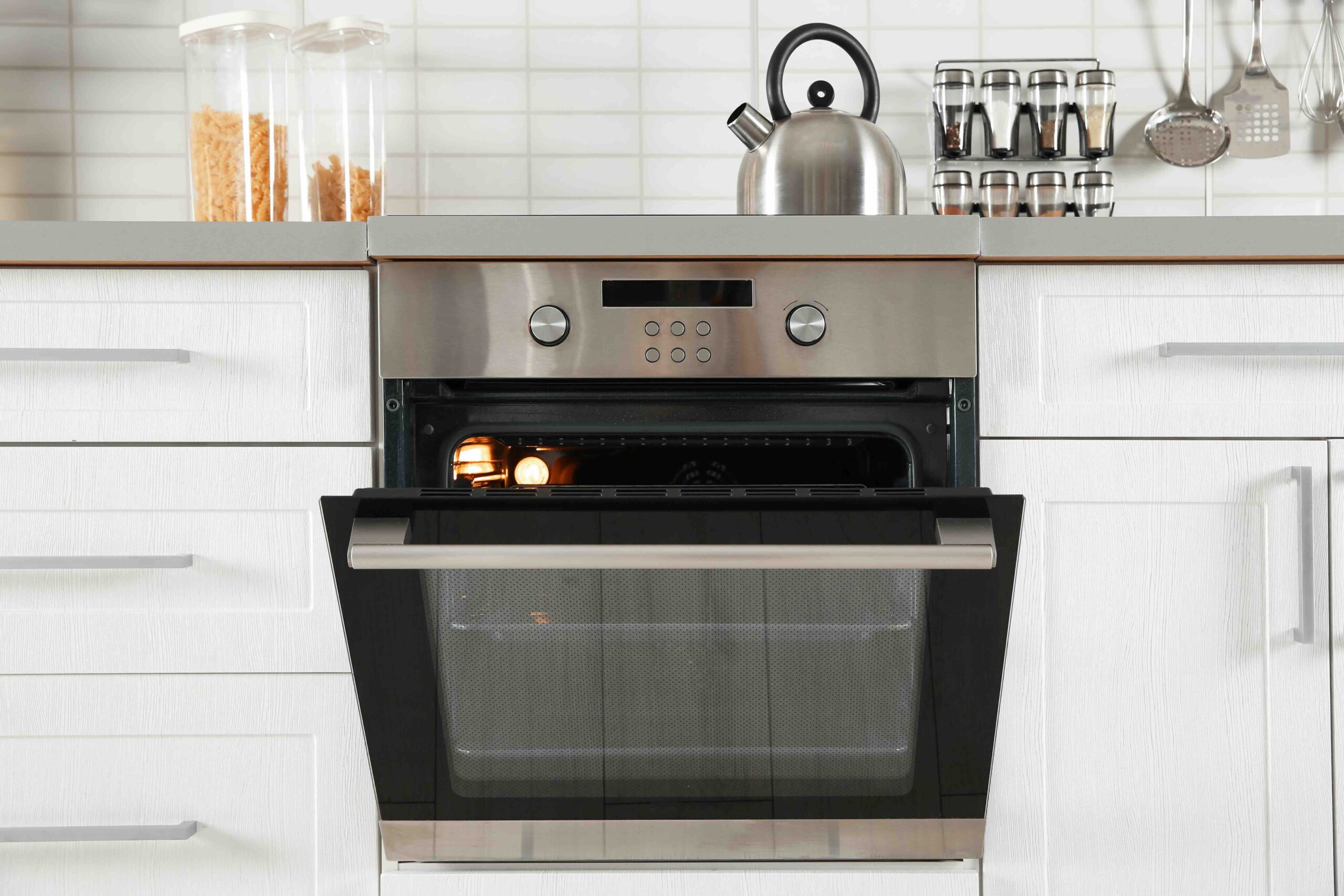 How Long Does an Oven Last Lifespan Signs Tips 1 scaled