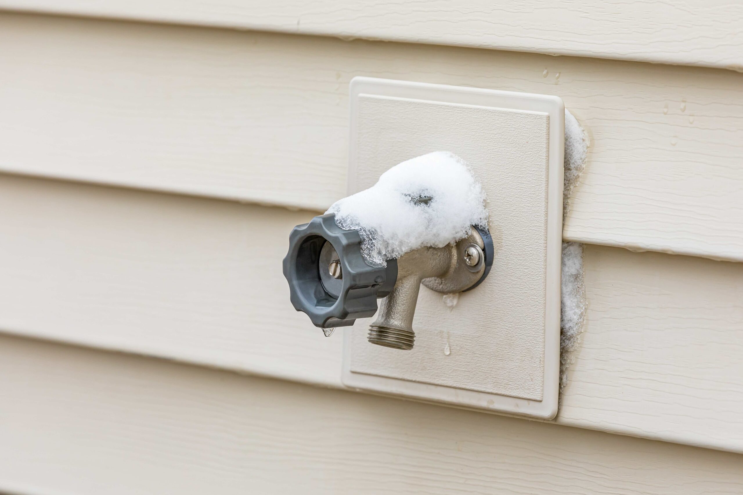How to Keep Your Outdoor Faucet From Freezing scaled