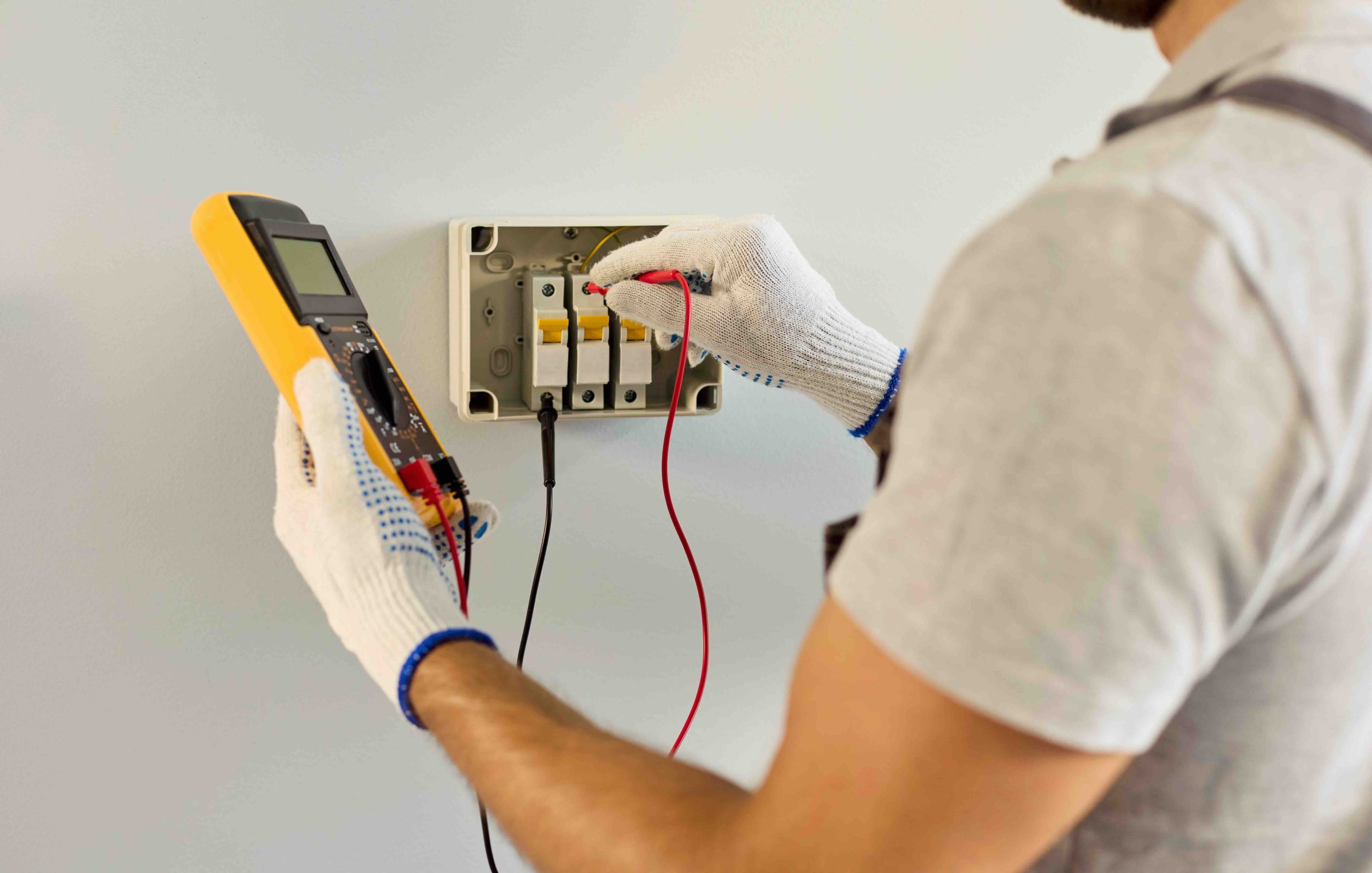 Blinking Red Circuit Breaker: What It Means and Next Steps